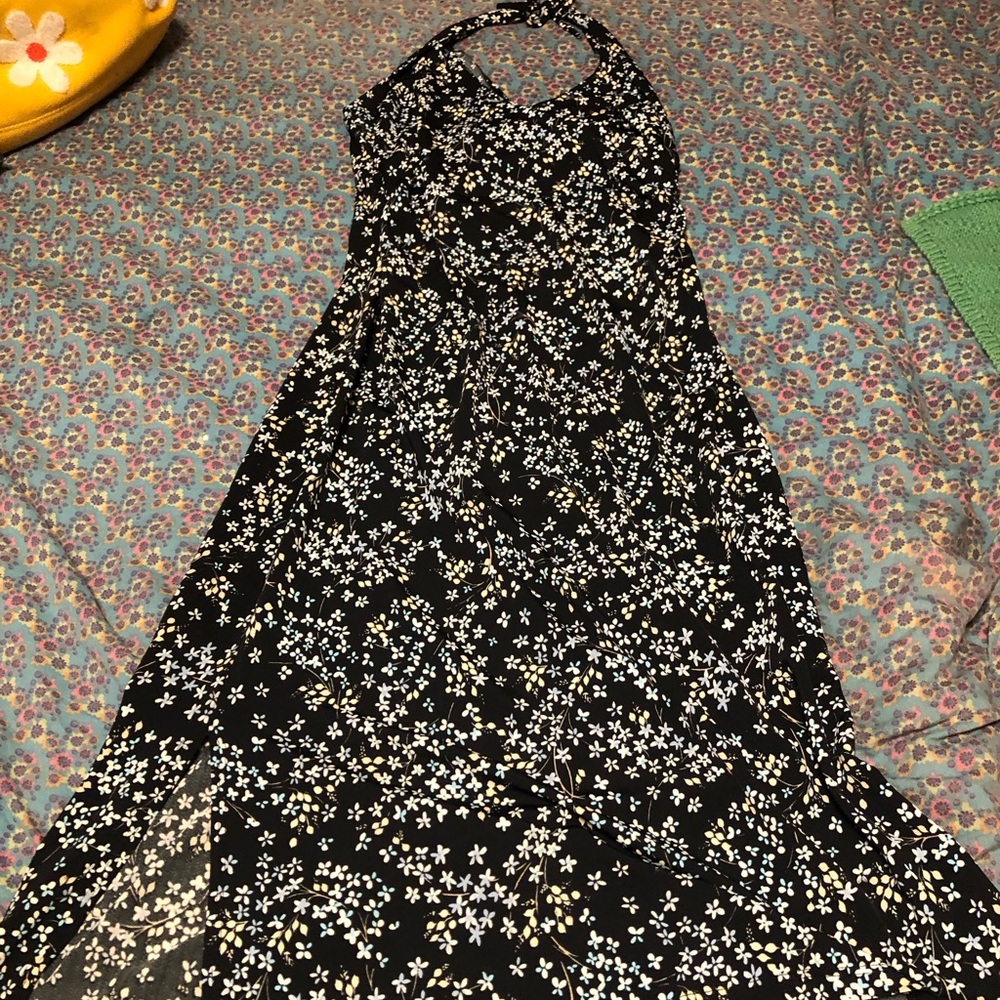 Chic Black Floral Maxi Dress